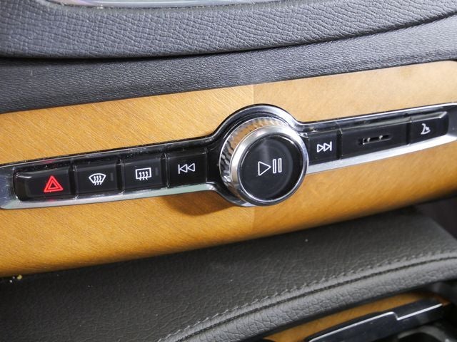 2022 Volvo XC90 Recharge Plug-In Hybrid T8 Inscription Expression 7 Passenger