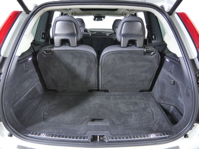 2022 Volvo XC90 Recharge Plug-In Hybrid T8 Inscription Expression 7 Passenger