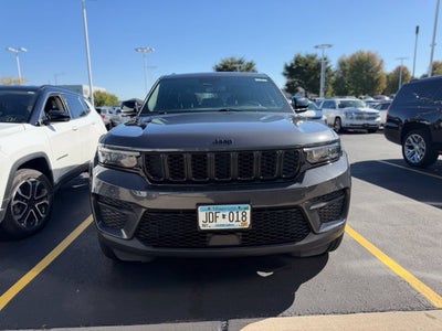 2022 Jeep Grand Cherokee Altitude