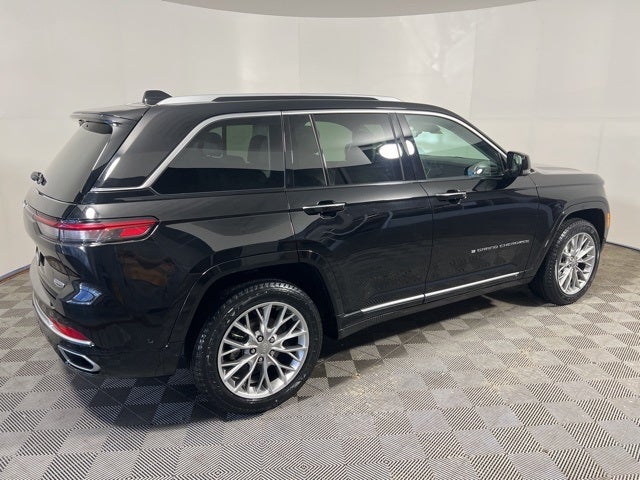 2022 Jeep Grand Cherokee Summit