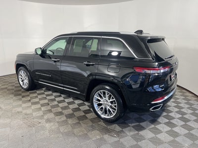 2022 Jeep Grand Cherokee Summit
