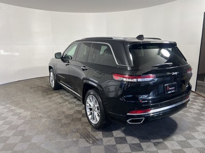 2022 Jeep Grand Cherokee Summit