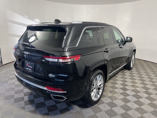 2022 Jeep Grand Cherokee Summit