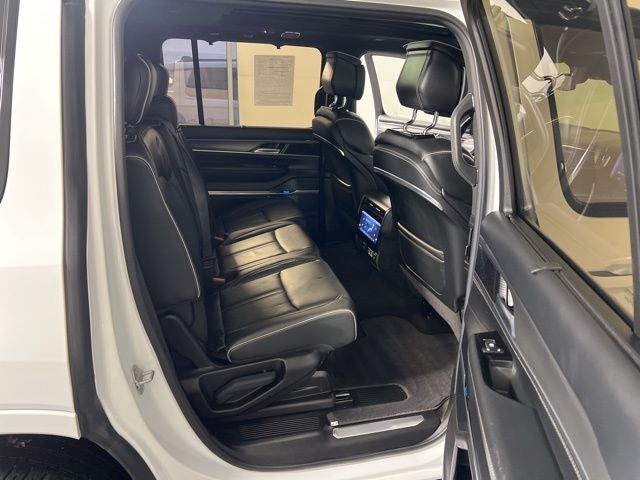 2022 Jeep Grand Wagoneer Series II