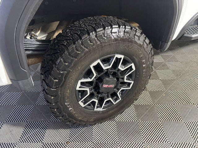 2025 GMC Sierra 2500HD AT4X