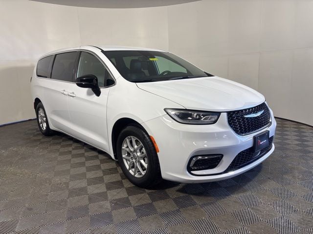 2025 Chrysler Pacifica