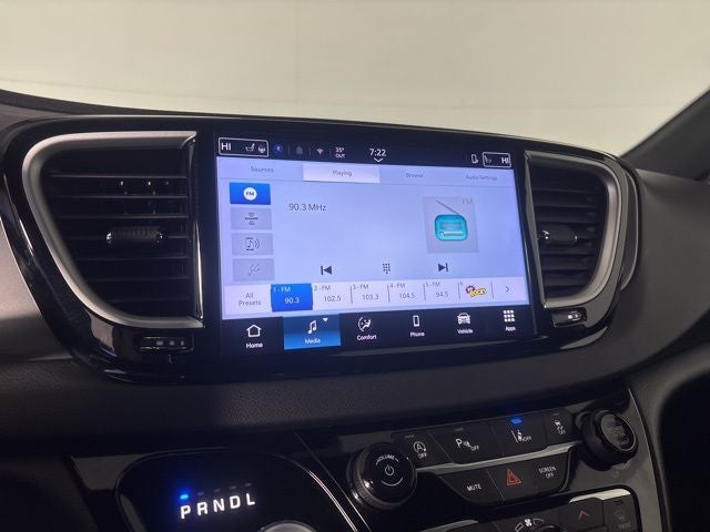 2025 Chrysler Pacifica Select