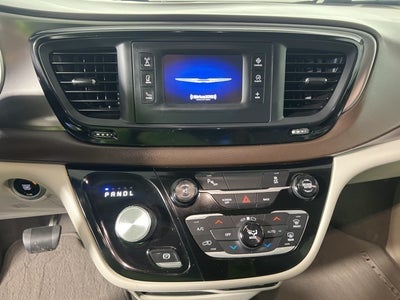 2017 Chrysler Pacifica Touring L