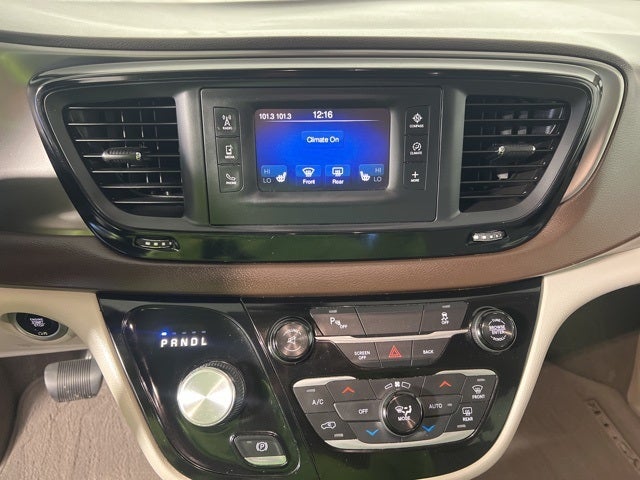 2017 Chrysler Pacifica Touring L