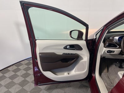 2017 Chrysler Pacifica Touring L