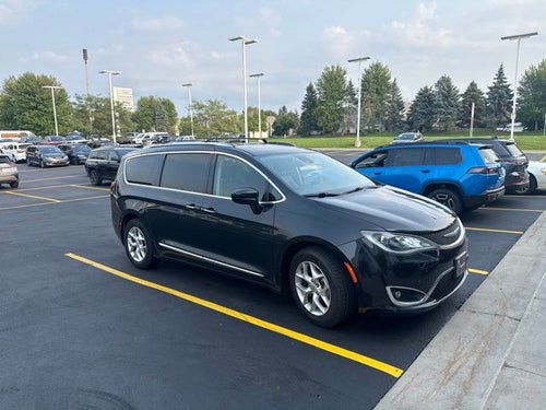 2017 Chrysler Pacifica Touring L Plus