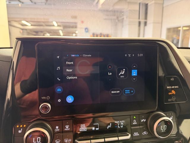 2024 Toyota Highlander Hybrid XLE