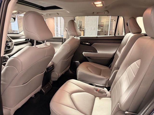 2024 Toyota Highlander Hybrid XLE