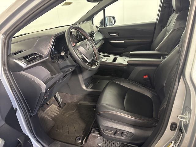 2022 Toyota Sienna XSE 7 Passenger