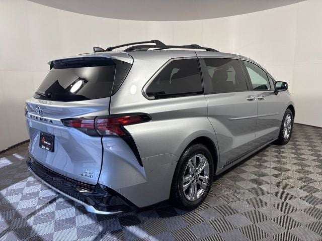 2022 Toyota Sienna XSE 7 Passenger