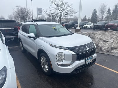 2024 Mitsubishi Outlander ES