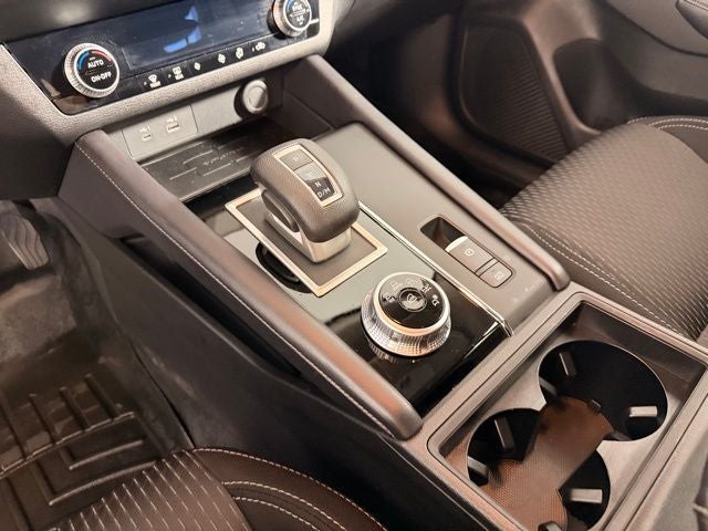 2024 Mitsubishi Outlander ES