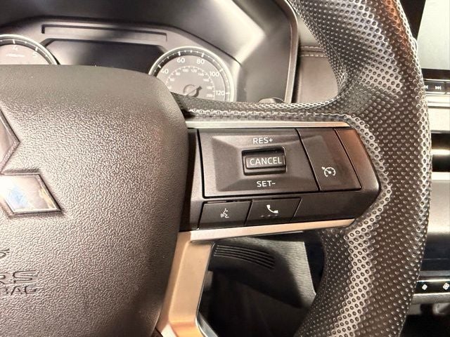 2024 Mitsubishi Outlander ES