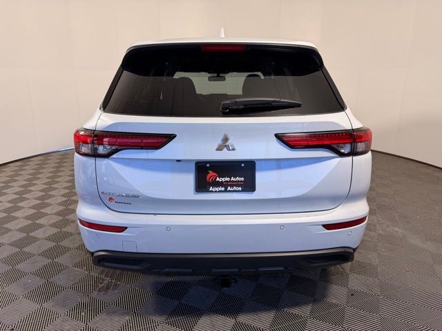 2024 Mitsubishi Outlander ES