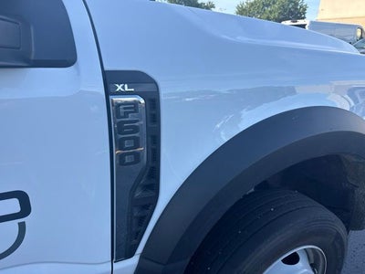 2023 Ford F-600SD XL 169 WB
