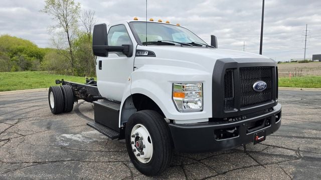 2023 Ford F-650SD Base