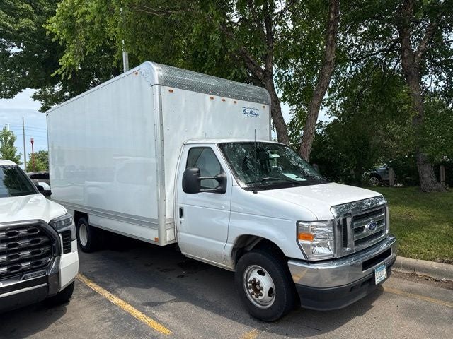 2025 Ford E-350SD Base Cutaway