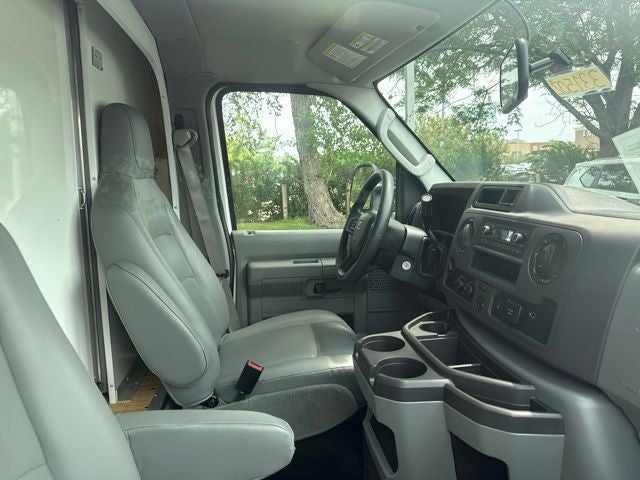 2025 Ford E-350SD Base Cutaway