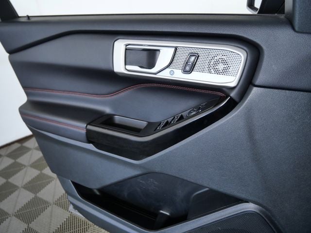 2024 Ford Explorer ST-Line