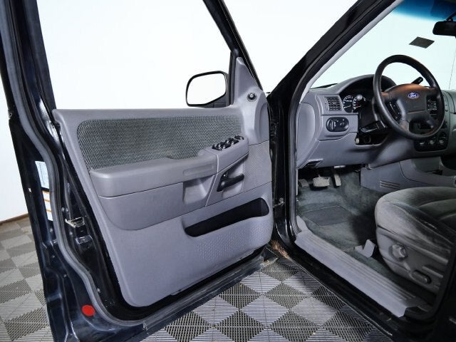 2002 Ford Explorer XLT 114 WB