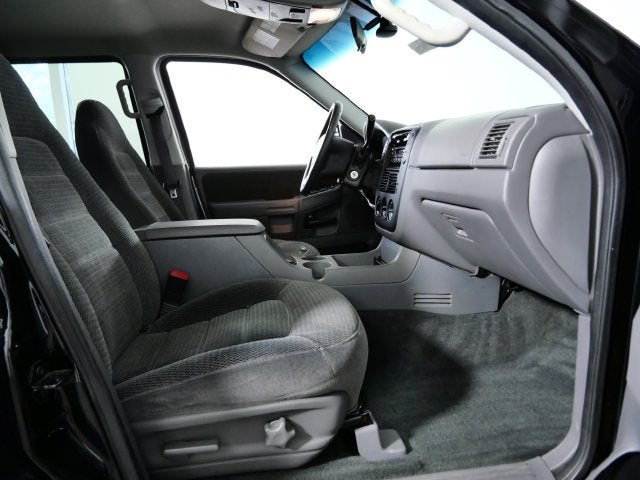 2002 Ford Explorer XLT 114 WB