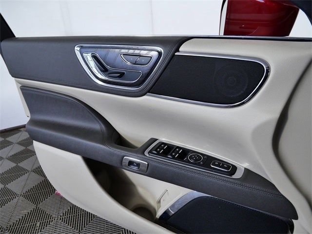 2017 Lincoln Continental Select