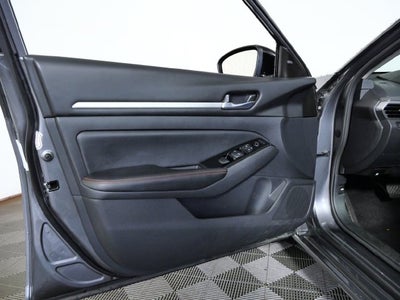 2025 Nissan Altima 2.5 SR