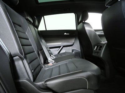 2022 Volkswagen Atlas Cross Sport 3.6L V6 SEL Premium R-Line