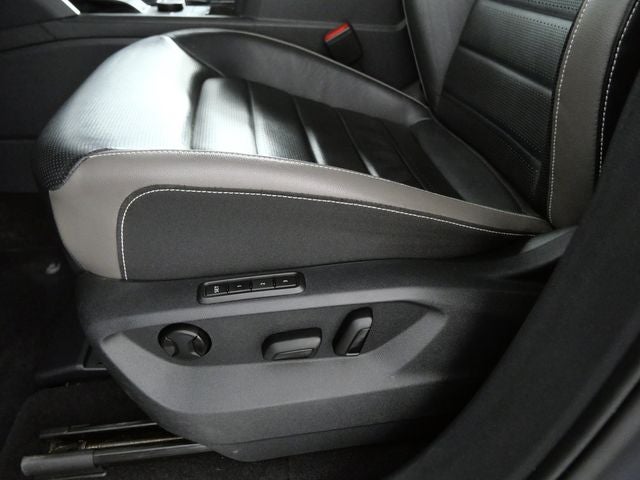 2022 Volkswagen Atlas Cross Sport 3.6L V6 SEL Premium R-Line