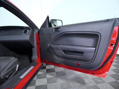 2005 Ford Mustang Base