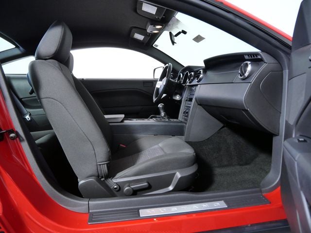2005 Ford Mustang Base