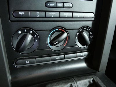 2005 Ford Mustang Base