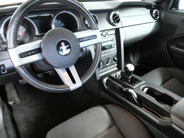 2005 Ford Mustang Base