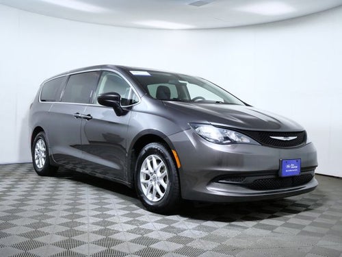2022 Chrysler Voyager LX