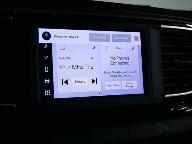 2022 Chrysler Voyager LX