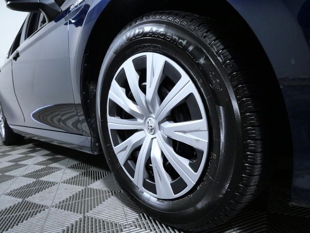 2021 Toyota Camry Hybrid LE