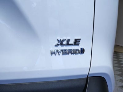 2022 Toyota RAV4 Hybrid XLE