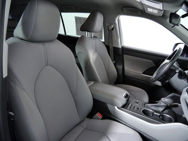2022 Toyota Highlander Hybrid LE