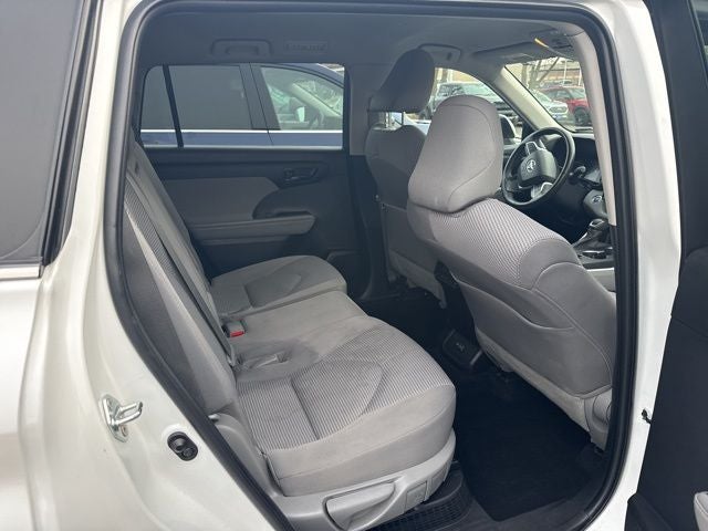 2022 Toyota Highlander Hybrid LE