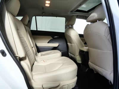 2023 Toyota Highlander Hybrid XLE