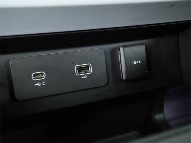 2022 Land Rover Defender 90 Standard