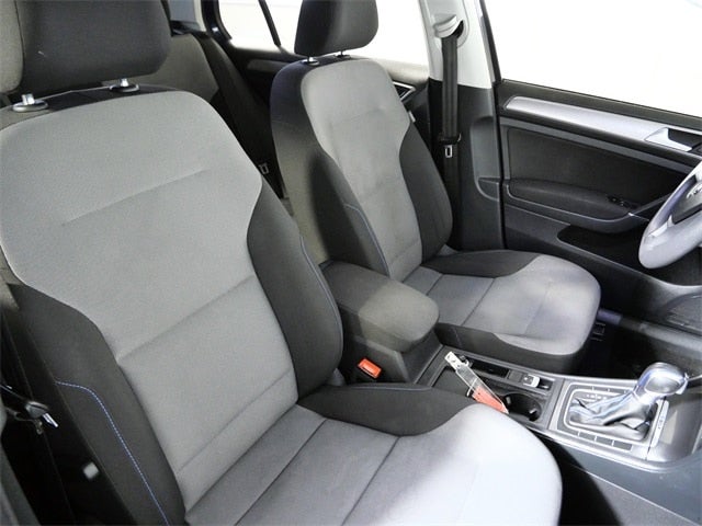 2016 Volkswagen e-Golf SE