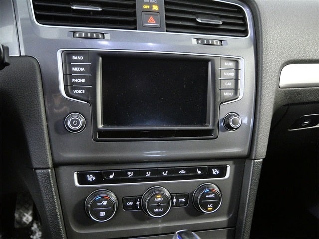 2016 Volkswagen e-Golf SE