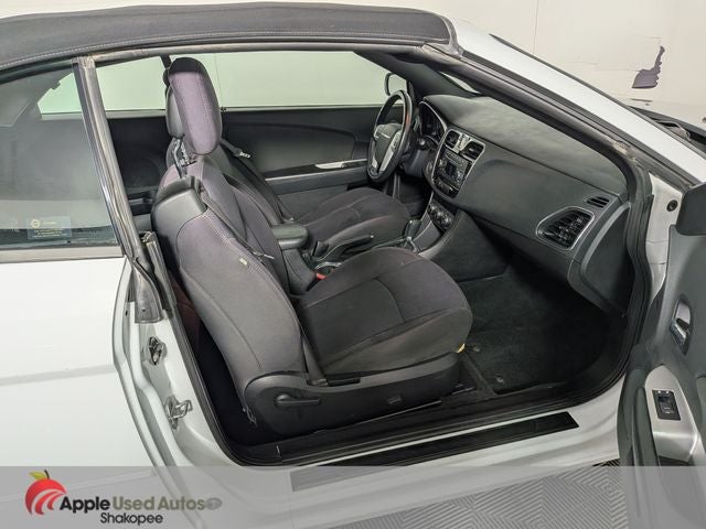 2012 Chrysler 200 Touring Convertible