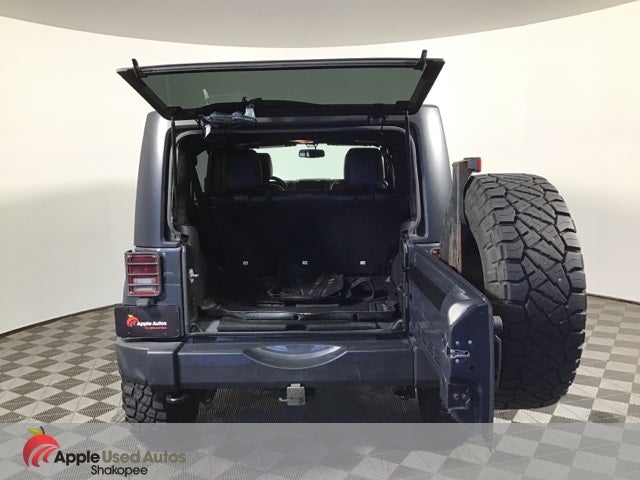 2016 Jeep Wrangler Unlimited Sahara Lifted